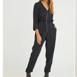 BELLA DAHL BLACK ZIP UP JUMPSUIT MEDIUM